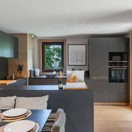 Superbe Avec Jardin A Megeve, 3 Chambres, Animaux Acceptes